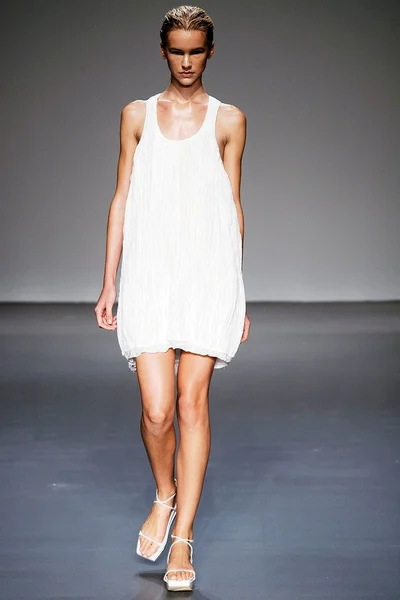 Look 9